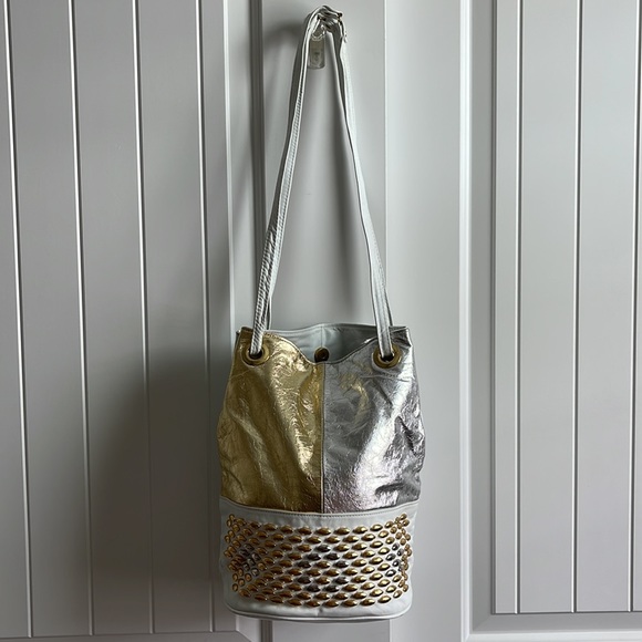 Vintage Bags New World Collection 8s Genuine Leather Bucket Bag